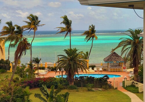 Jewel of the Isle - 2 bed / 2 bath seaside condo- beach and pool.