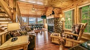 Smart TV, fireplace