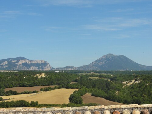 Close to the Gorges du Verdon Apartment with garden, terrace, panoramic view