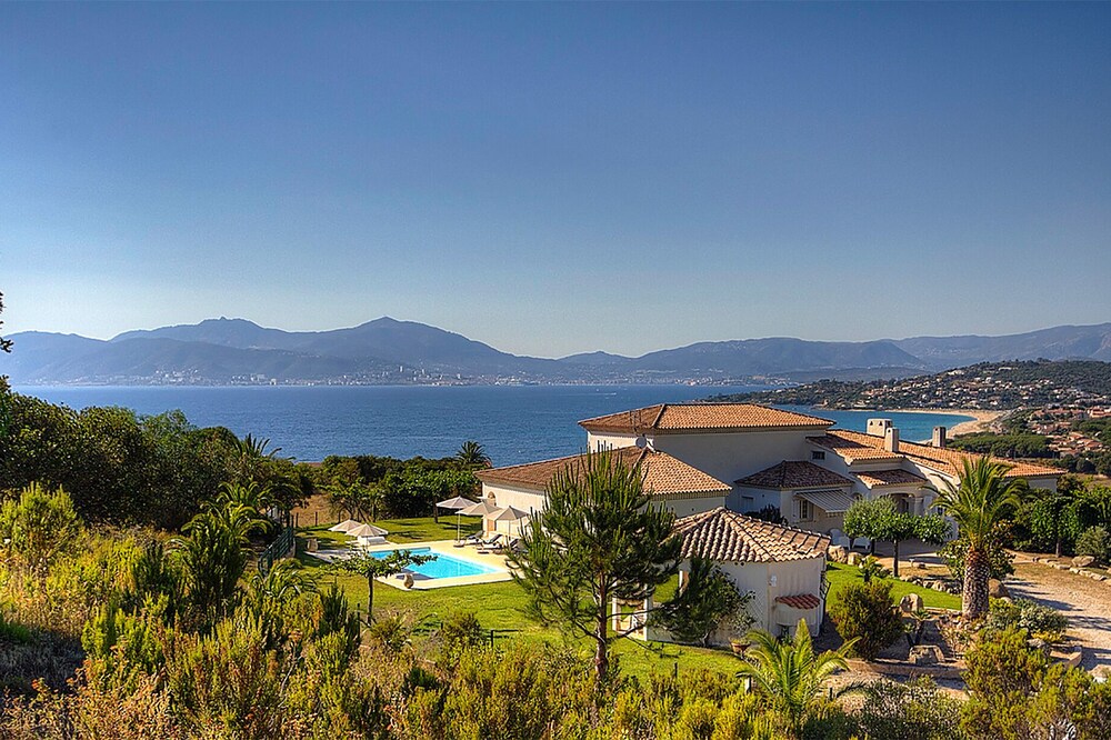 Casa di Andria. Large luxury house in a preserved setting