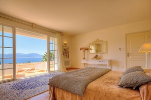 5 bedrooms, in-room safe, iron/ironing board, travel cot