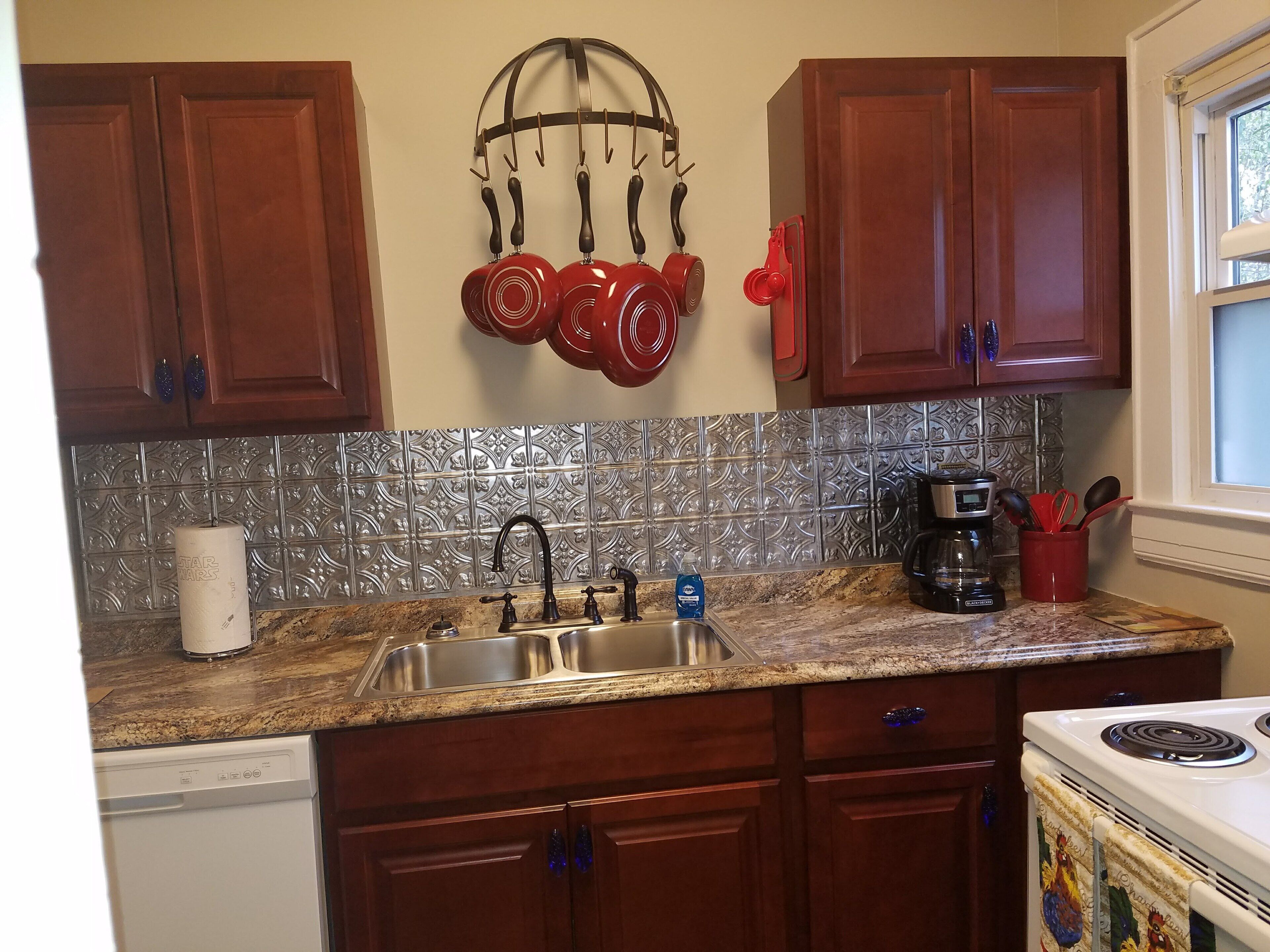 Beautifully furnished downtown 1 BR, 1Ba Apartment 1870s historic district