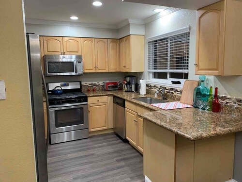Spacious Pleasanton Townhouse with Fenced Yard