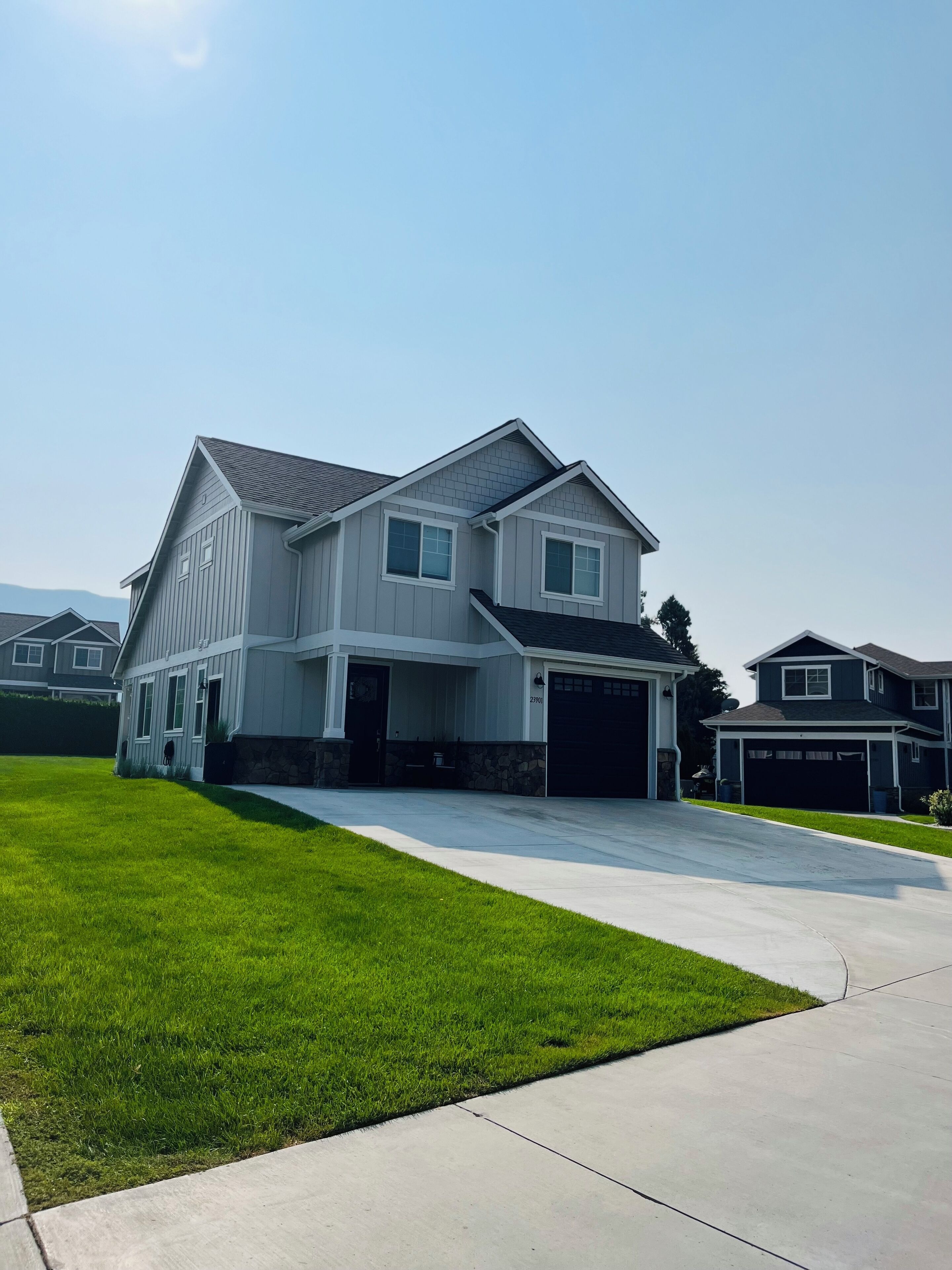 Crescent Bar 3 BR/3 BA Home! Private Yard! Gorge, Wineries, River Access, Pool. 