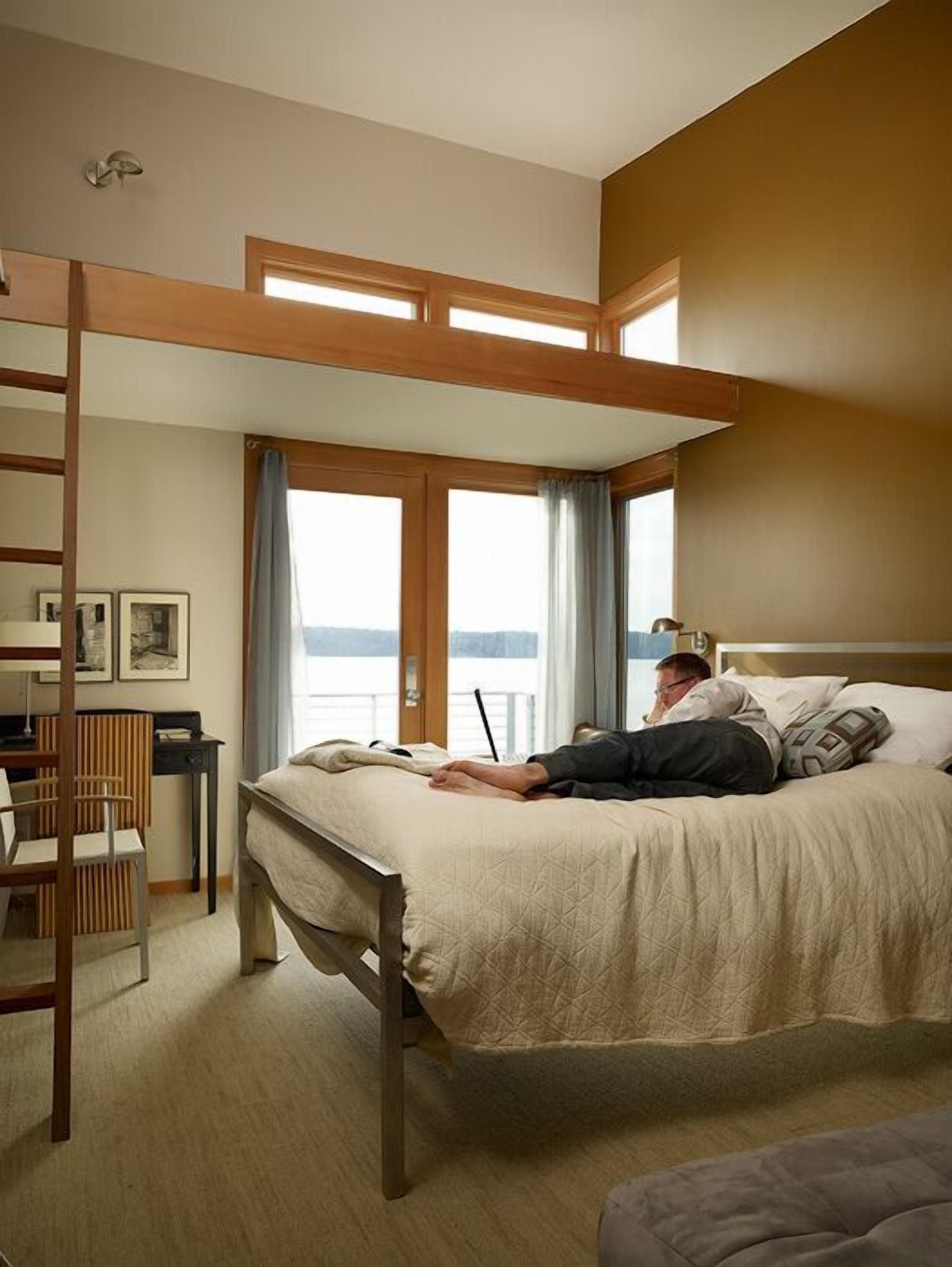 Modern BEACH FRONT HOME ON SECLUDED ISLAND (PUGET SOUND)  