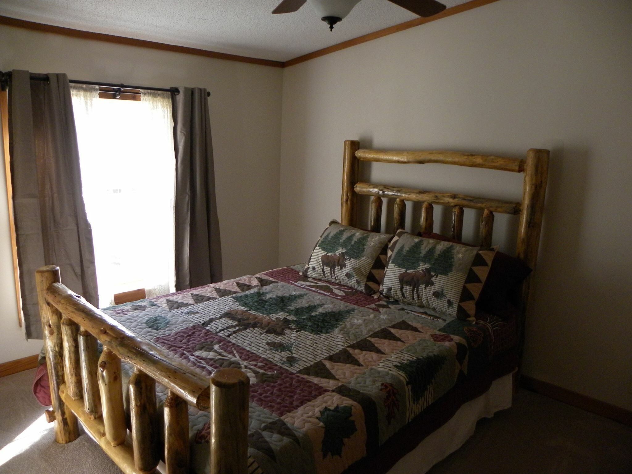 6-Person Vacation Cabin Rental in Hocking Hills With 20 Acres + Full Amenities