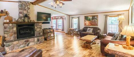 Älytelevisio, takka, DVD-soitin