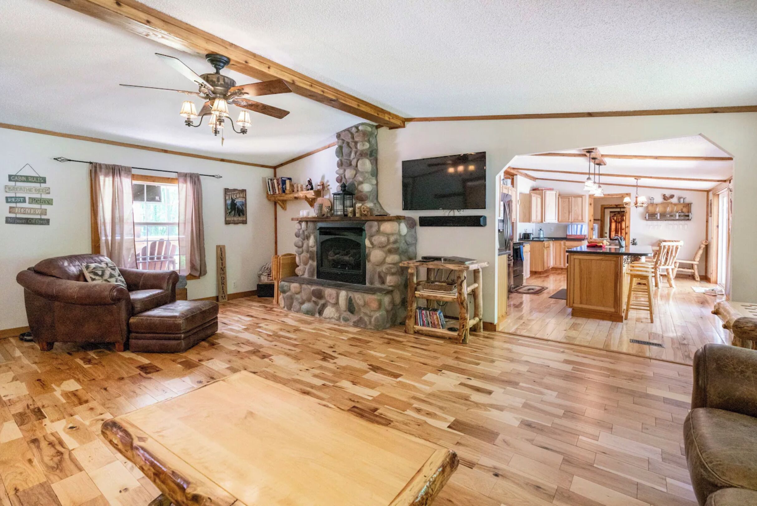 Smart TV, fireplace, DVD player