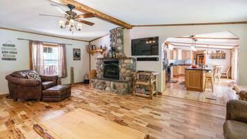 Smart TV, fireplace, DVD player