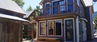  Come Home To Tomorrow's Comforts in Historic CB! Book for summer soon!!