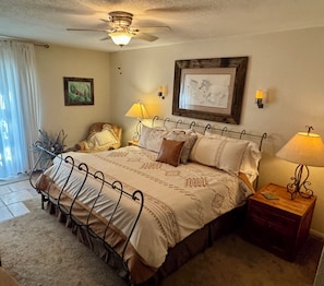 3 Schlafzimmer, Schreibtisch, Bügeleisen/Bügelbrett, Reisekinderbett