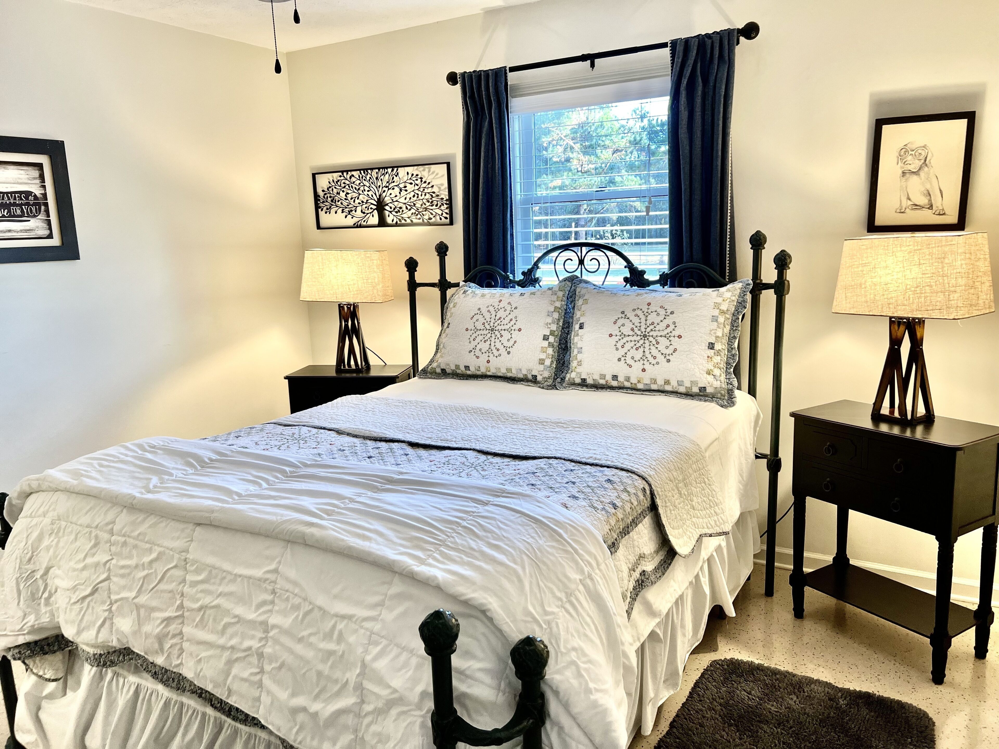 1 chambre, coffres-forts dans les chambres, fer et planche à repasser