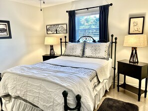 1 bedroom, in-room safe, iron/ironing board, free WiFi