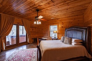5 bedrooms, iron/ironing board, WiFi, bed sheets
