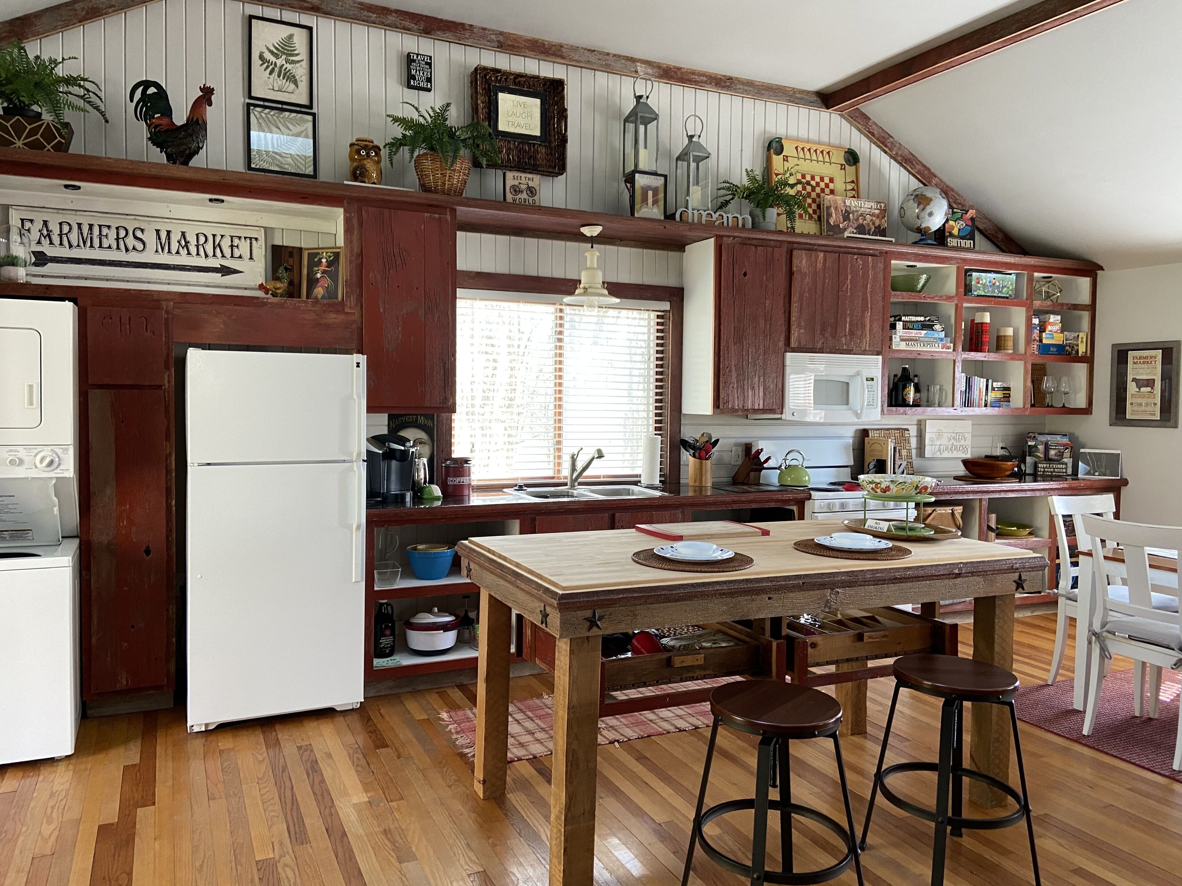 Fall is Here - Orchards are Open - Book your Stay