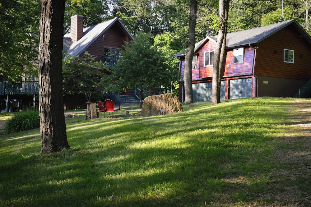 Fall is Here - Orchards are Open - Book your Stay