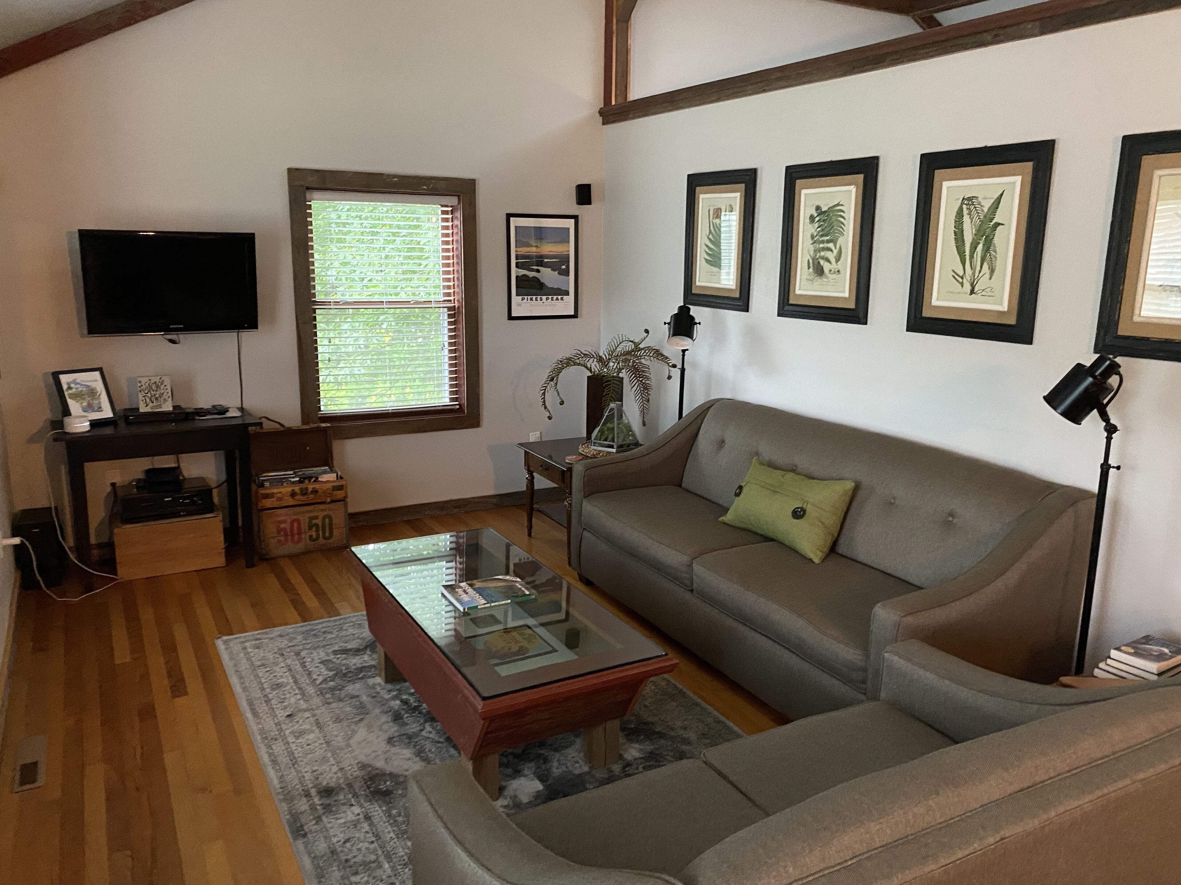 Fall is Here - Orchards are Open - Book your Stay