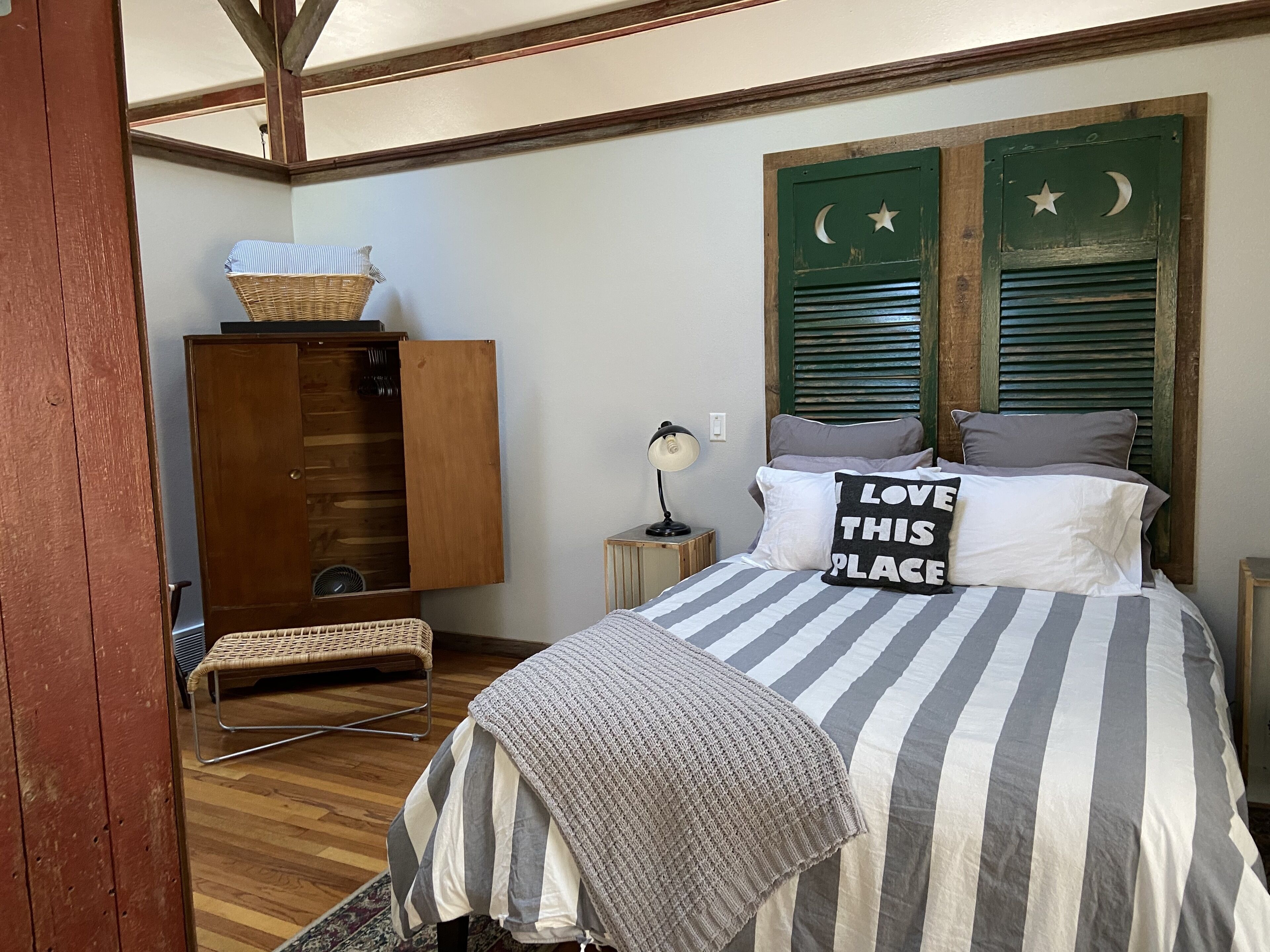 1   多间卧室、办公桌、旅行婴儿床、免费 WiFi