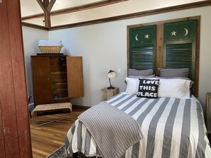 1 Schlafzimmer, Schreibtisch, Reisekinderbett, kostenloses WLAN