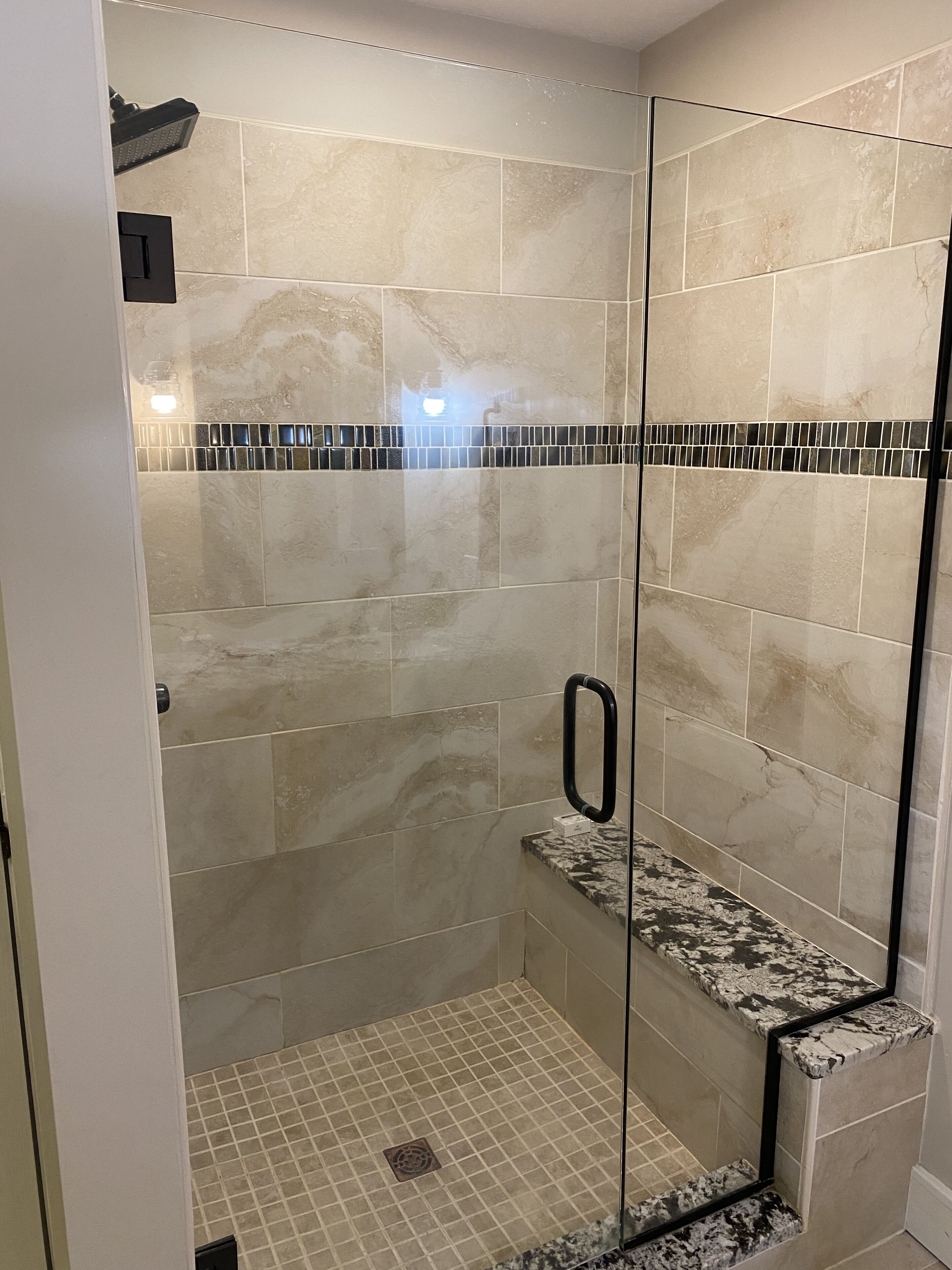 Newly Renovated Cottage on crooked lake. sleeps up to 6 with no service fees!