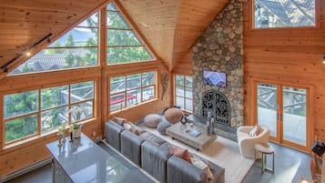 TV connectée, cheminée, chaßne hi-fi