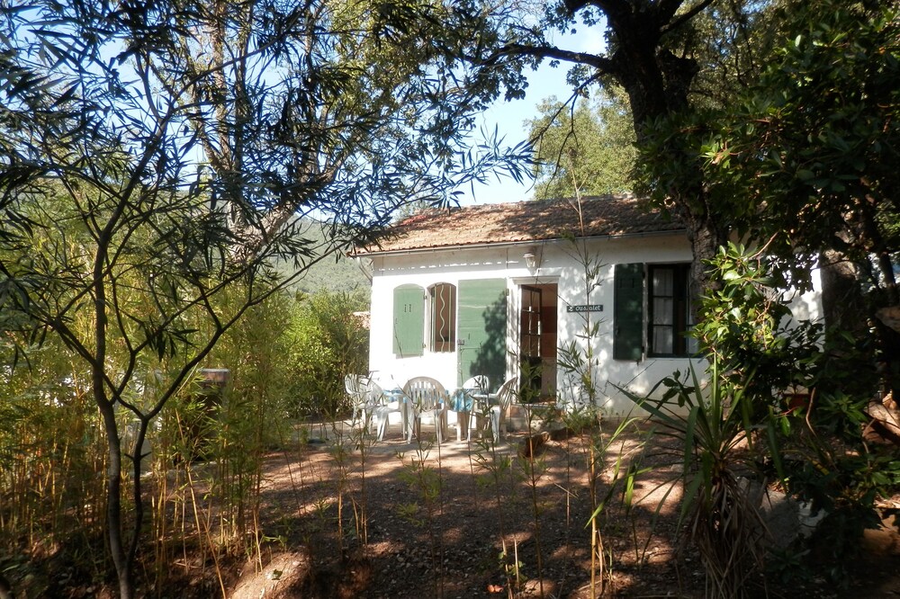 Villa in family property, with trees