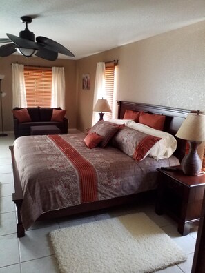 3 chambres, fer et planche à repasser, Wi-Fi, draps fournis