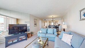 TV, DVD player, books, stereo