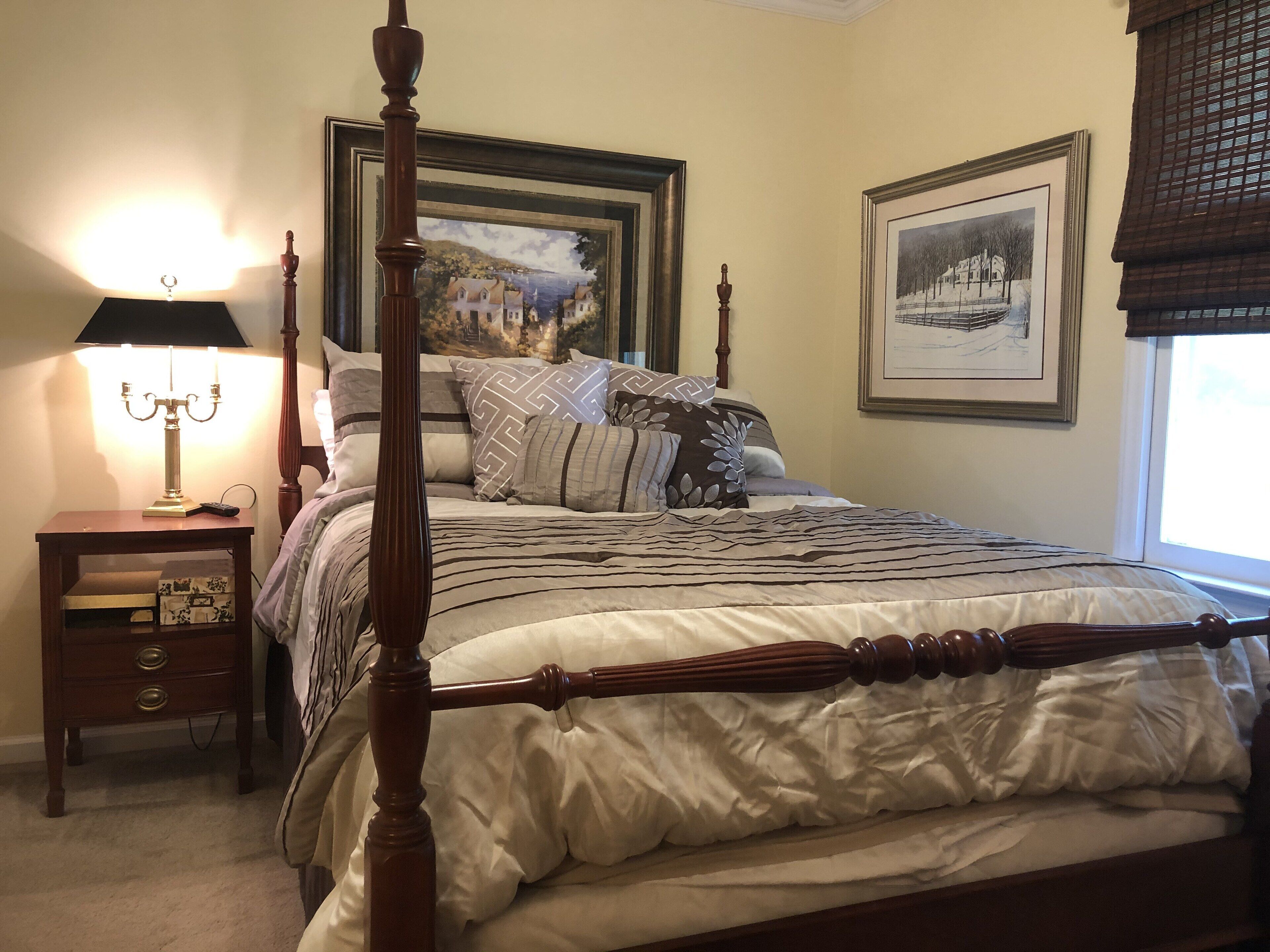 Elon Private Guest Suite : 2 bedroom, Sitting room, bath, laundry
