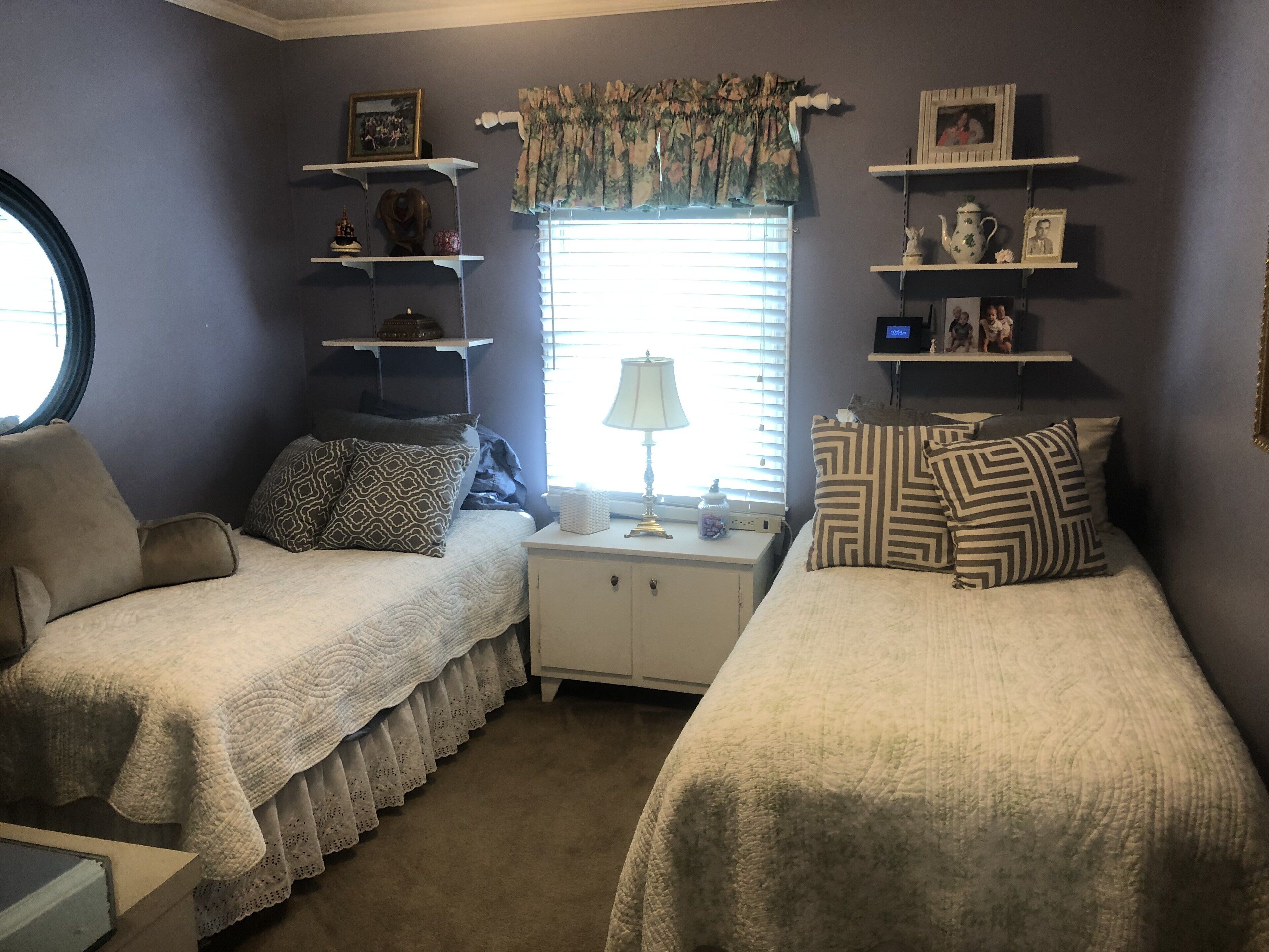 Elon Private Guest Suite : 2 bedroom, Sitting room, bath, laundry