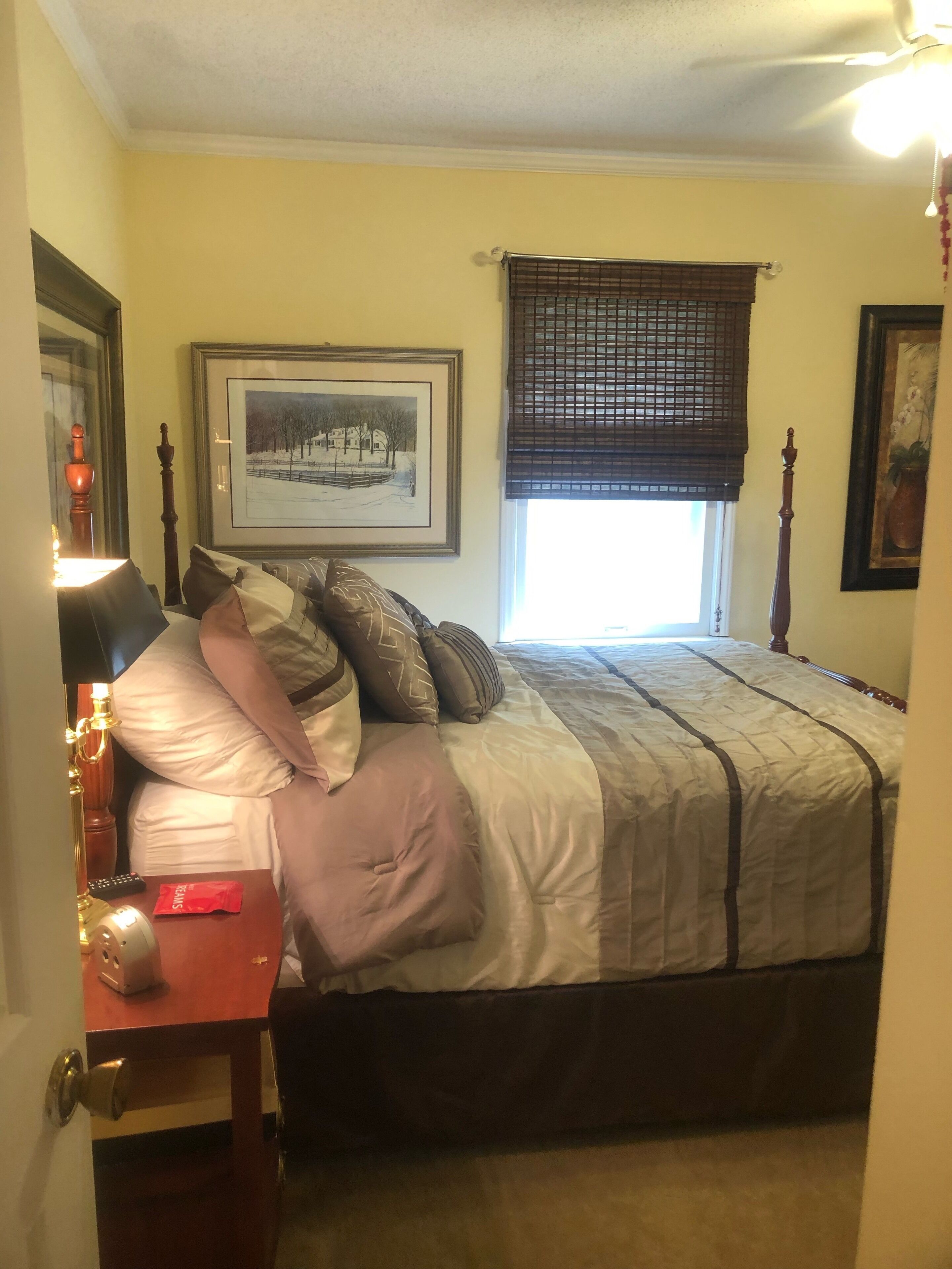 Elon Private Guest Suite : 2 bedroom, Sitting room, bath, laundry