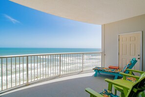 Property grounds - Luxury Beachfront condo with Spacious Balcony! (Island Royale Gulf Shores)
