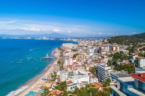 Una playa cerca
