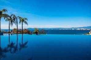 Pool - AlilaHolidays - Paramount Bay - 308 Peaceful Luxury View 2 BR (Amapas - Conchas Chinas)