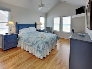 3 bedrooms, free WiFi, bed sheets - Over The Moon | Oceanfront in Kure Beach! (Kure Beach)