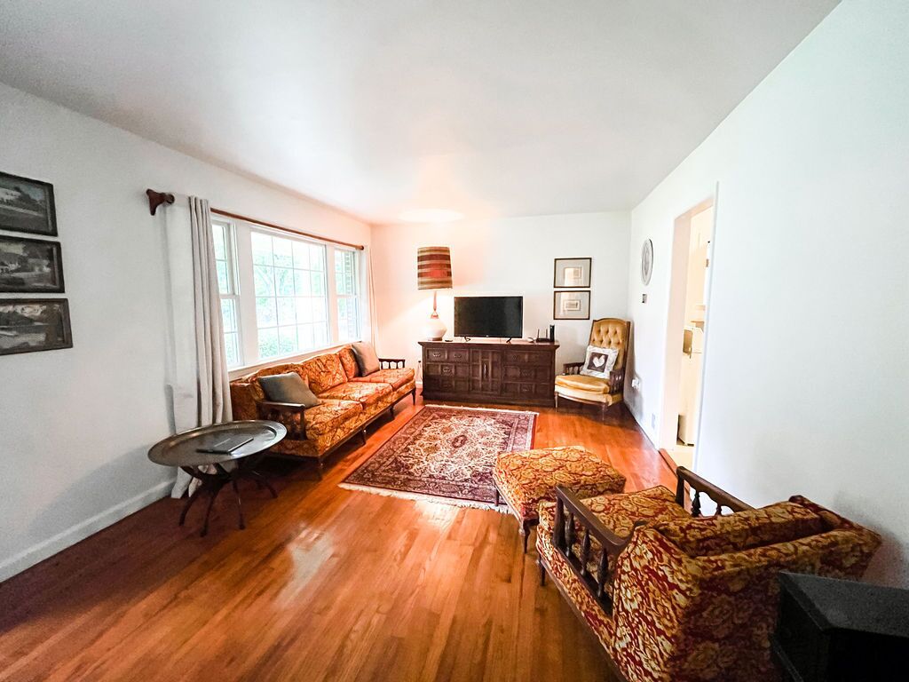 Entire 3B/3B Near UGA Campus in Quiet Neighborhood