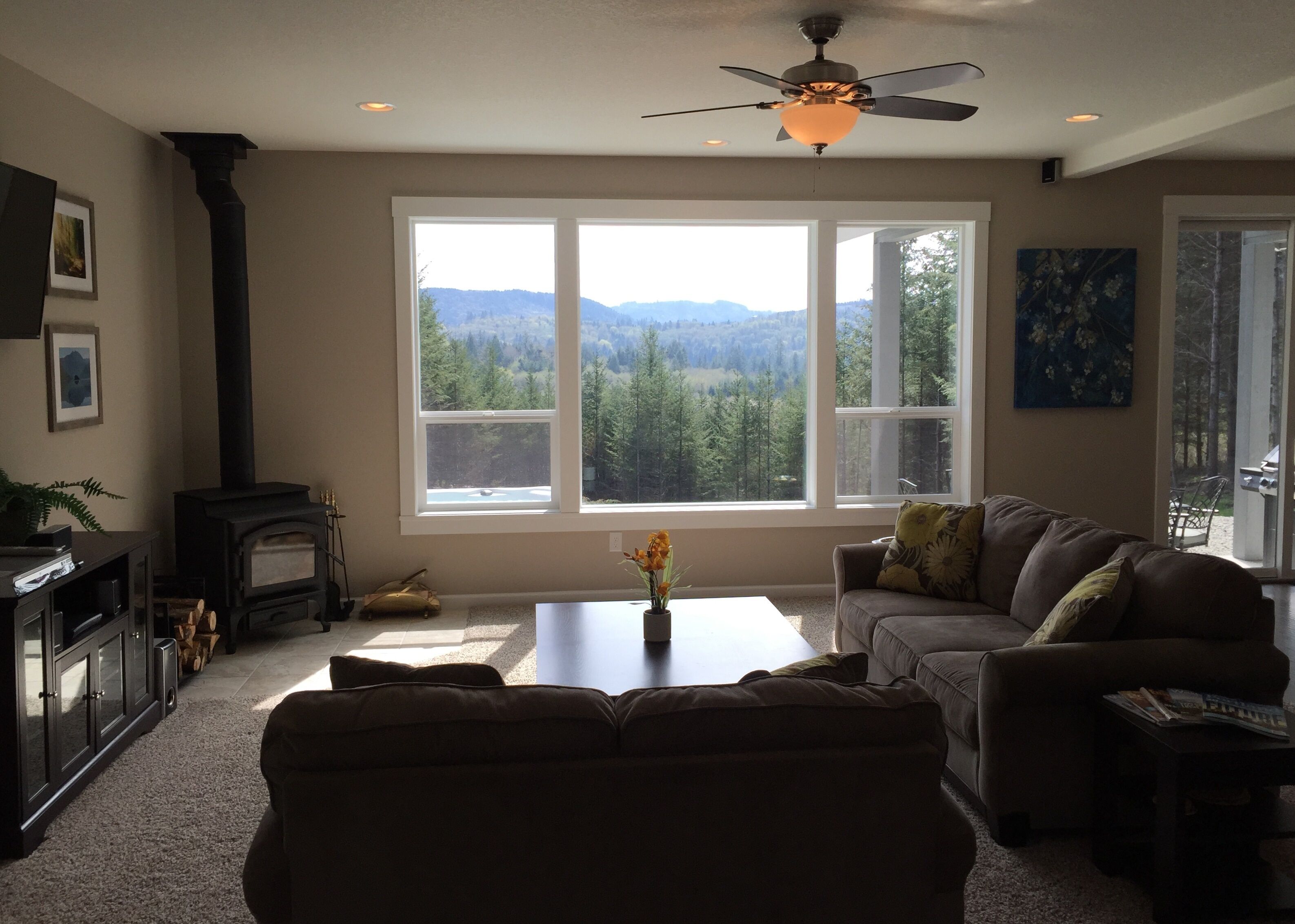 Lakewood Retreat: Peaceful, Relaxing, Secluded, With Hiking, Lakes, and Hot Tub!