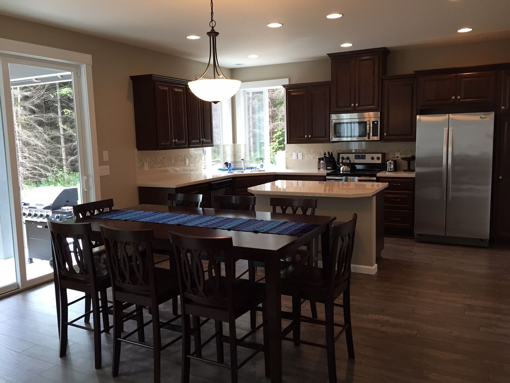 Lakewood Retreat: Peaceful, Relaxing, Secluded, With Hiking, Lakes, and Hot Tub!