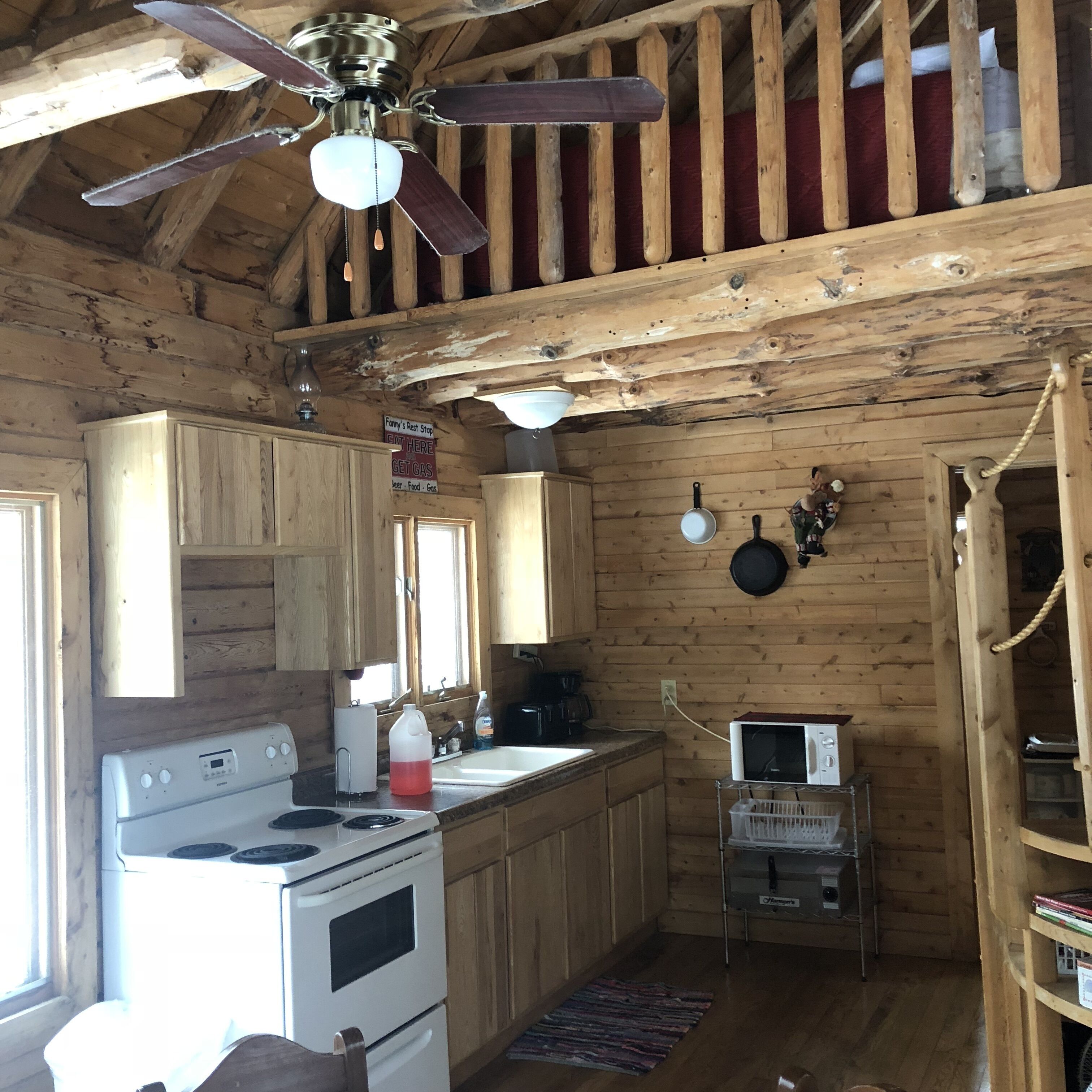 Cabin on Private Acreage Outdoorsman Paradise