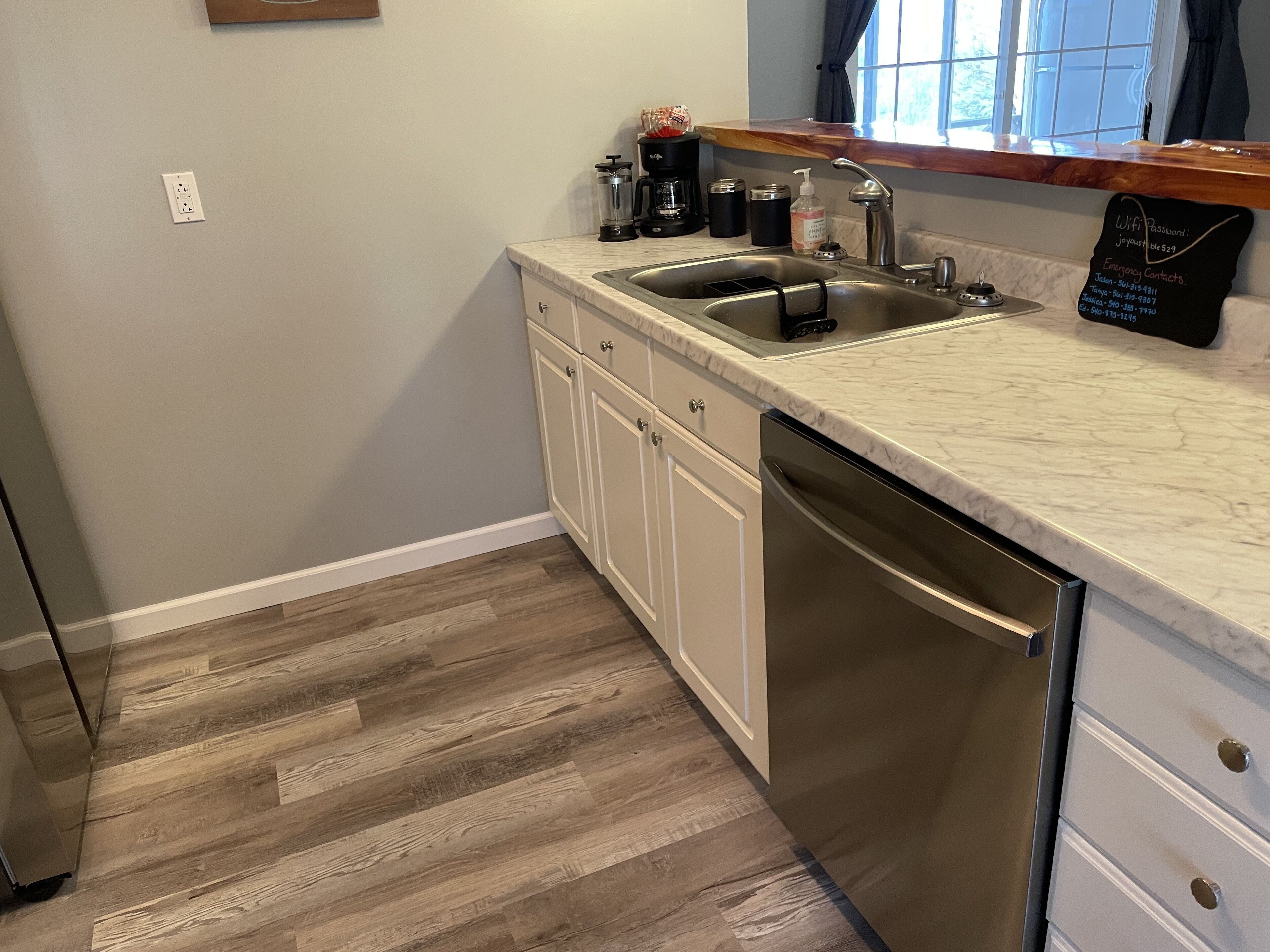 Quiet Country Home @ Dragonfly Ridge - Bring Pets!