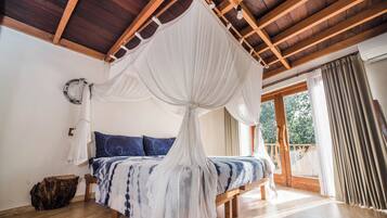 5 bedrooms, in-room safe, iron/ironing board, WiFi