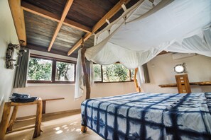 5 bedrooms, in-room safe, WiFi, bed sheets
