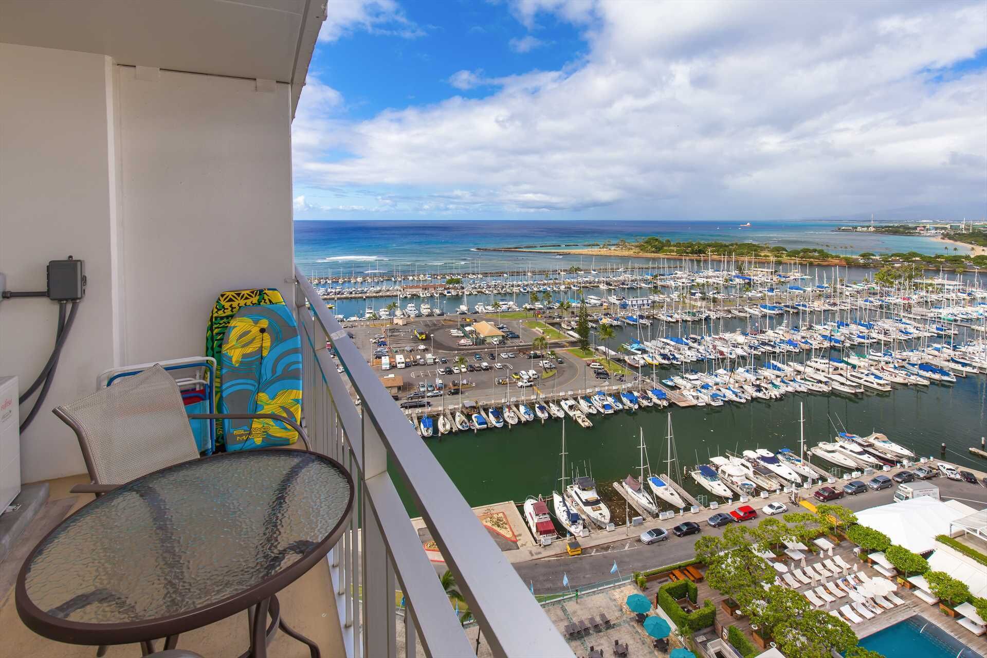 Ilikai 1927 Ocean / Sunset / Marina Views 2 Double Beds, Sofa Bed
