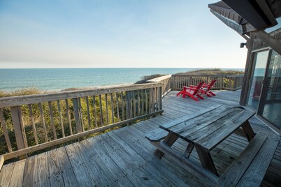 Beachfront, Plantation, Pet Friendly! Large Sun Decks!