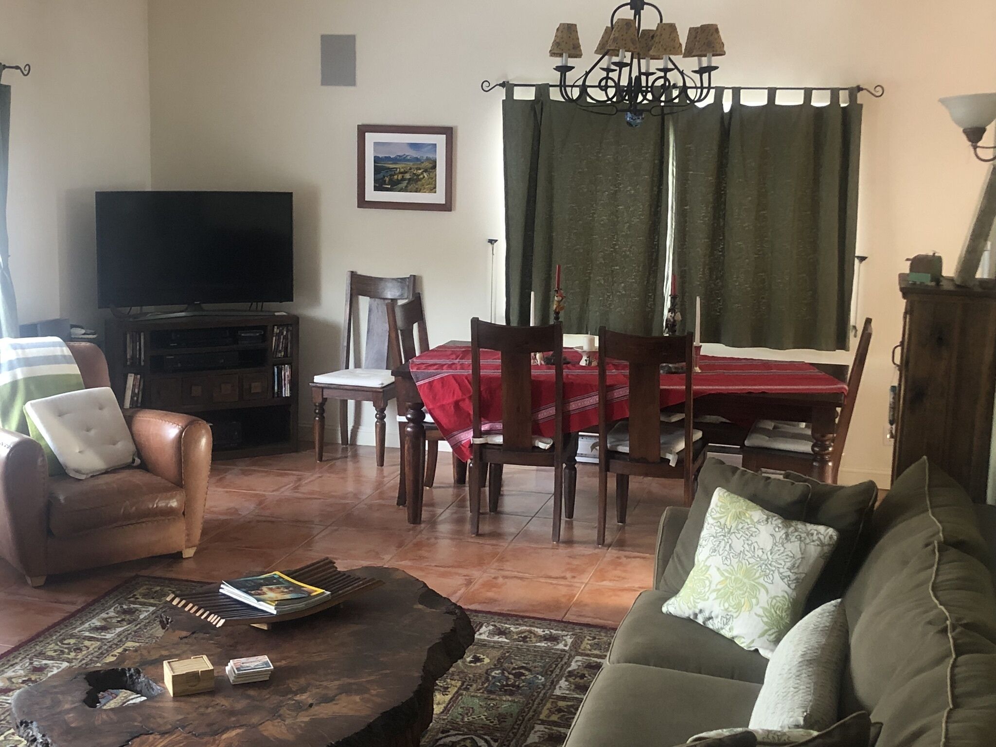 Beautiful mountain home with hot tub over looking Scriver Creek meadow.