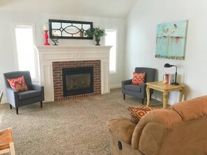 TV, fireplace, table tennis - Red Farmhouse - Ping Pong - Close to Grand Targhee (Driggs)