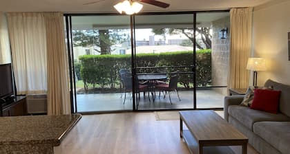 Perfect Getaway! Newly Updated Condo! Steps to Beach & Dining! Read our Reviews!