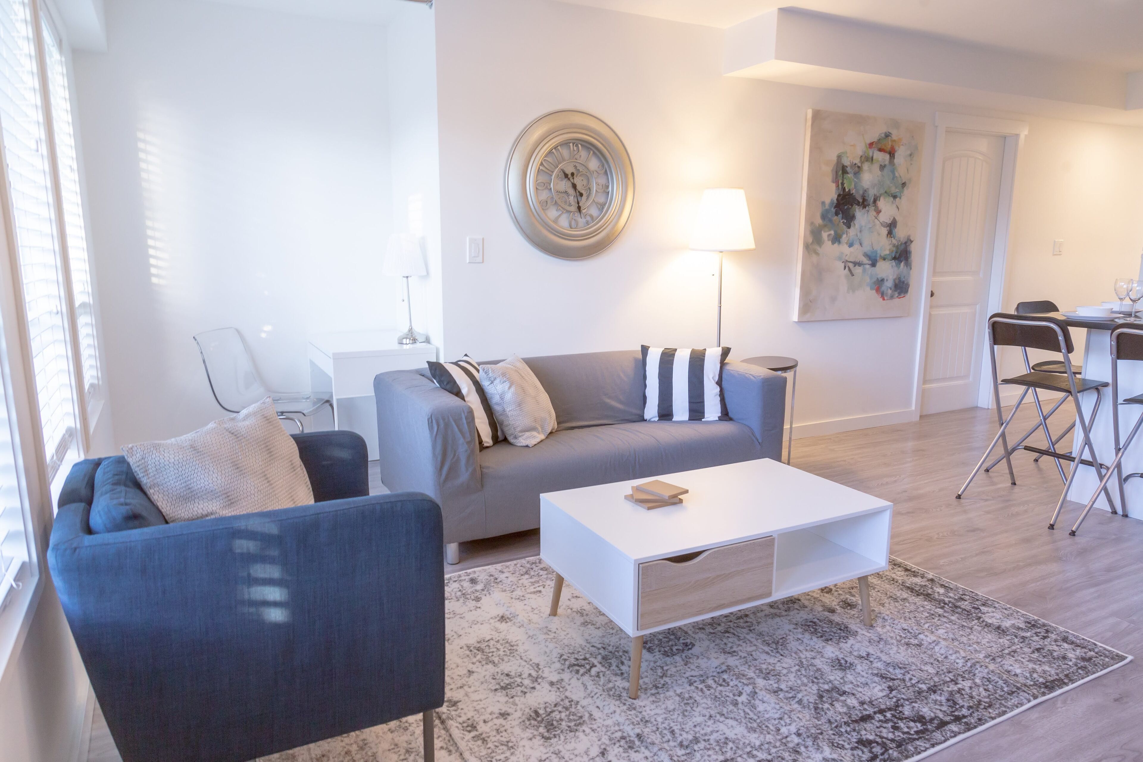 PRIVATE - Guest Suite in Renfrew Heights near skytrain, bus, groceries, parks