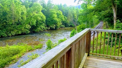 Paradise Cabin at Pardise in the Woods overlooking the Buckhannon River