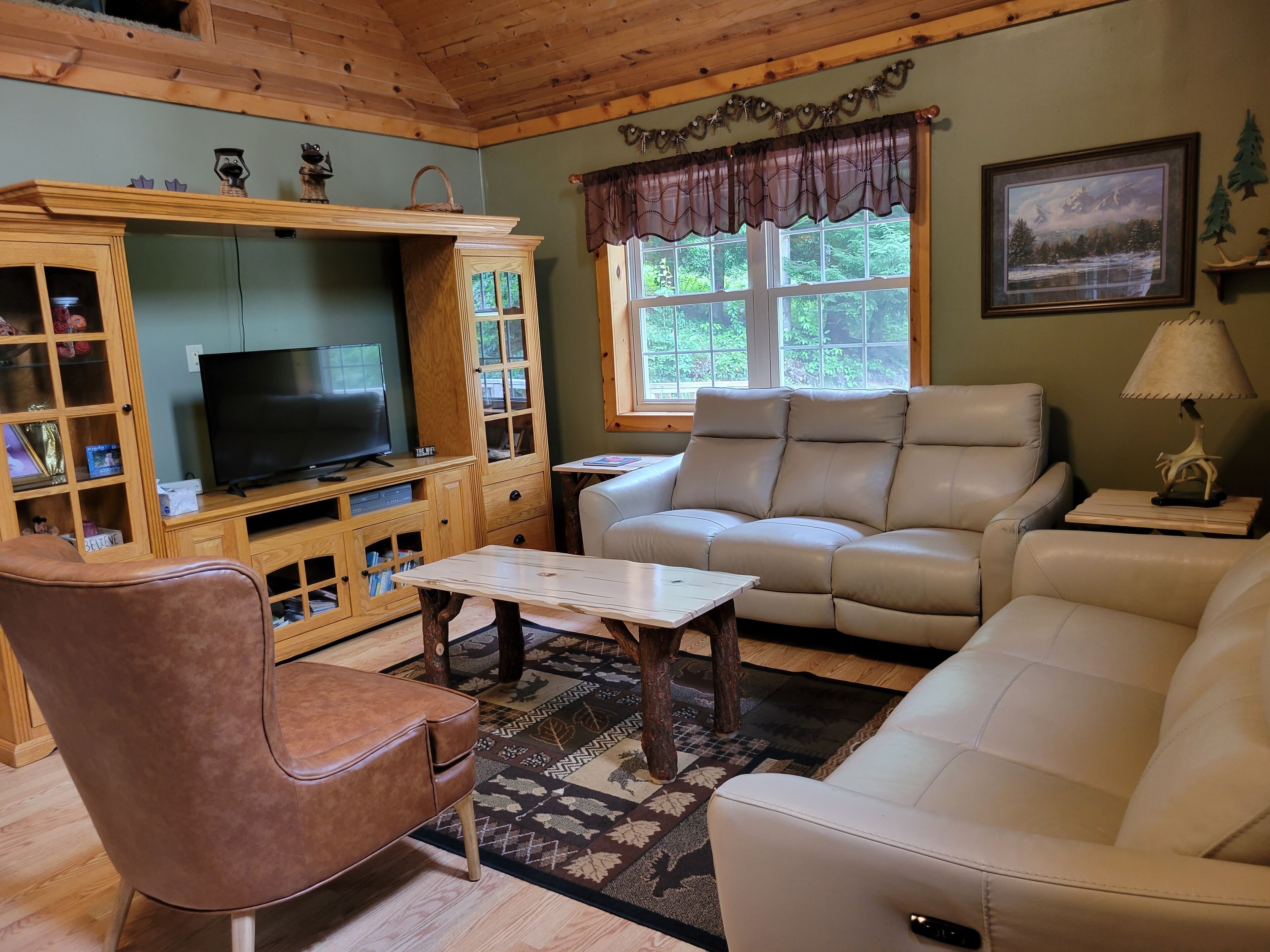 Paradise Cabin at Pardise in the Woods overlooking the Buckhannon River
